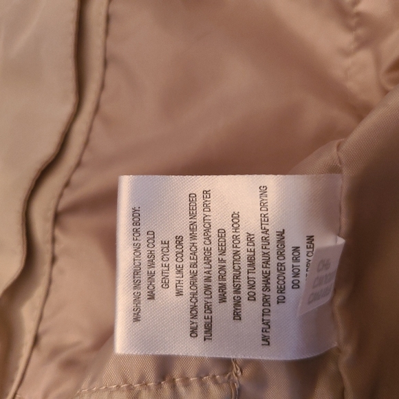 Calvin Klein Puffer jacket - Picture 8 of 8